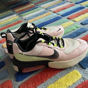 Nike Women’s Air Max Verona in Guava Ice size 11 with box
